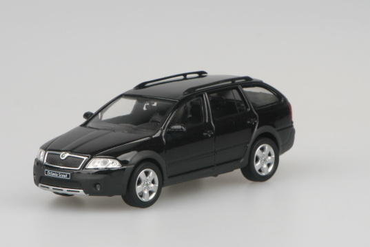 Škoda Octavia Combi Scout, D-black magic